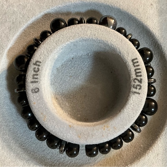 Hand Crafted Bracelet Black Beads Hematite Onyx Stretch 6” - Picture 3 of 6